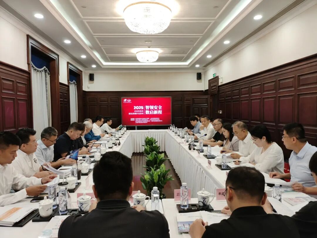 1761714375396032300.jpg 01.jpg